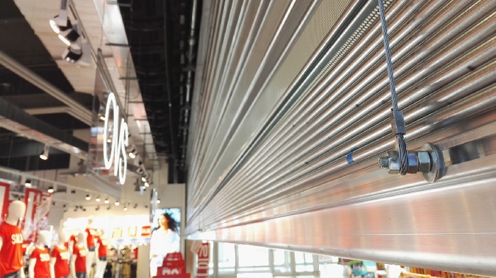 Closures for hypermarket