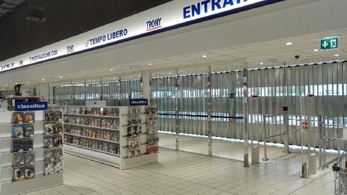 Uzávěr pro obchod s elektrospotřebiči a elektronickými součástkami