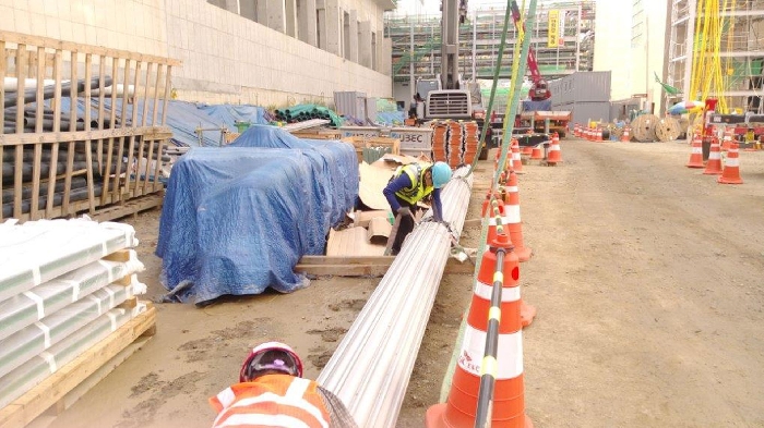 Elektricky ovládané uzávěry pro chladicí věže výroby elektrické energie