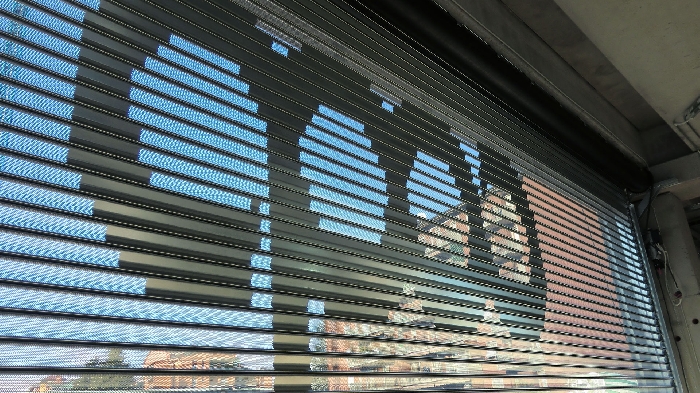 Closures for shopping mall with personalized logo