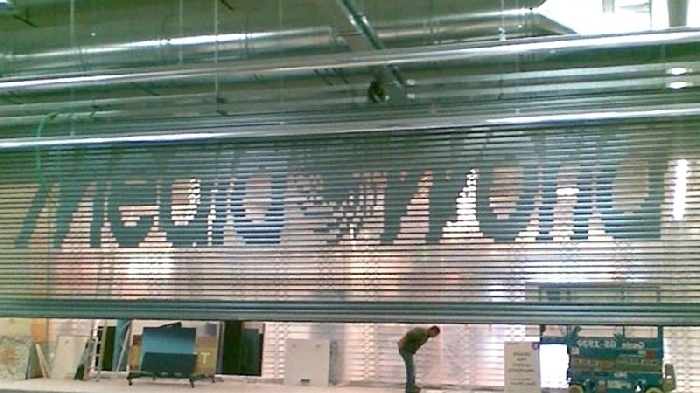 Closures for shopping mall with personalized logo