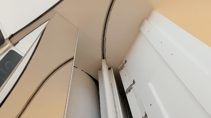 Uzávěr pro obchod v komerční oblasti, Milano