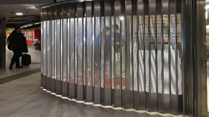 Posuvná skládací žaluzie FoldingPACK&reg; - Metro stanice Milano Centrale
